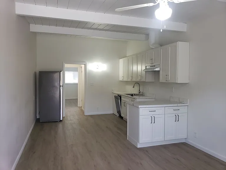 7800-7820 Brentwood Drive — Photo 17