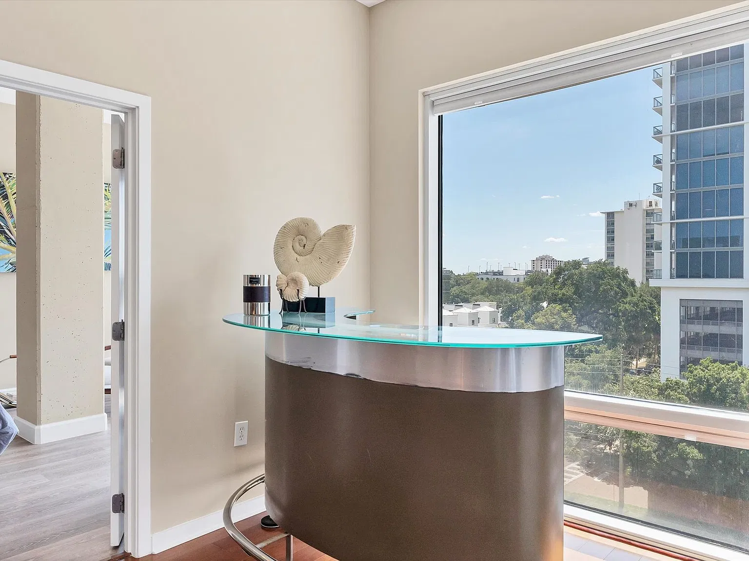 1 bed, 1071 sqft, $3,299 — Photo 4