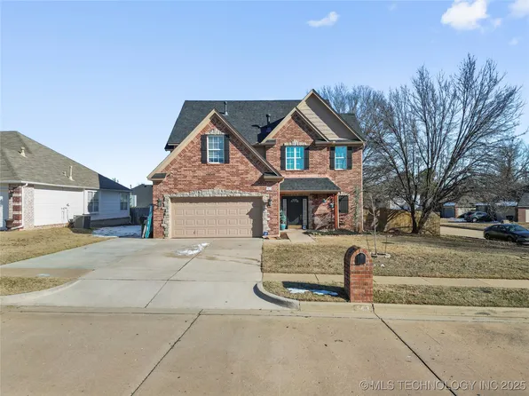 5413 S Redbud Ave, Broken Arrow, OK 74011