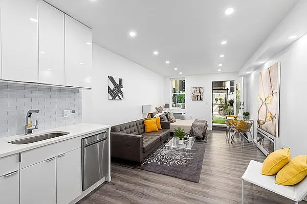 1st image of 435 E 85th St #9