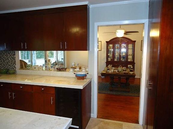 5th image of 202 Glenwood Dr