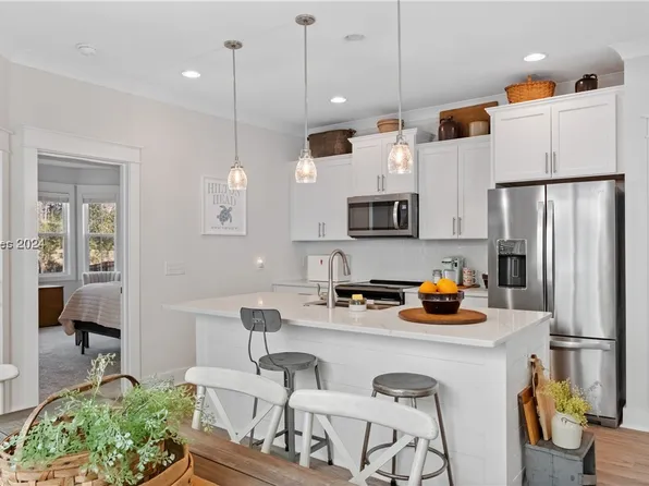 27 Mangrove St, Hilton Head Island, SC 29926