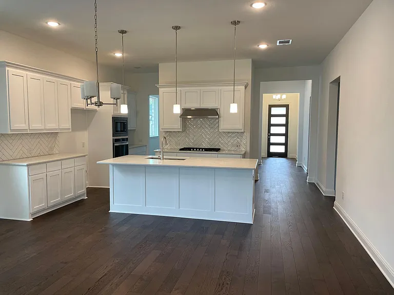 Kitchen area, Butler pantry that goes to dining area