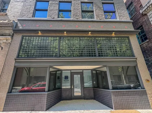 209 1st St SW, Roanoke, VA 24011