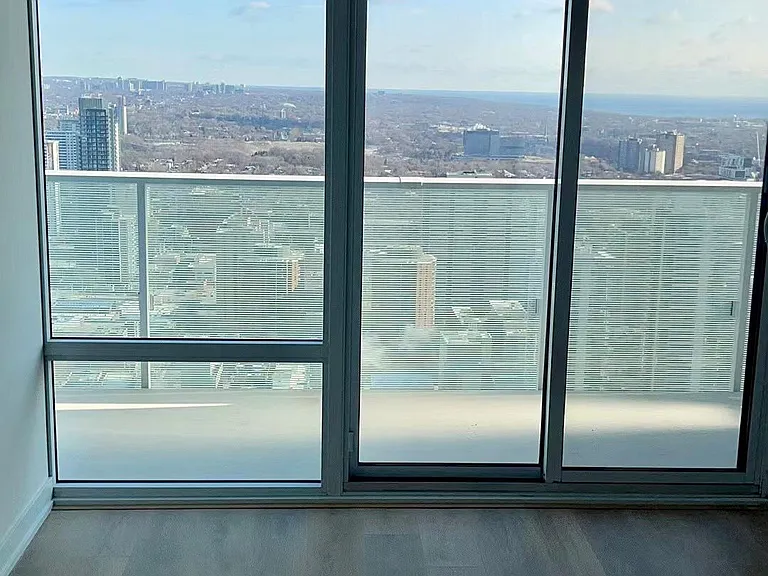 501 Yonge St #4606 — Photo 3
