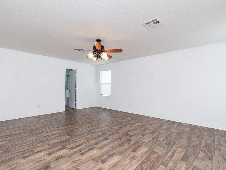 9007 Sandyford Ct — Photo 23