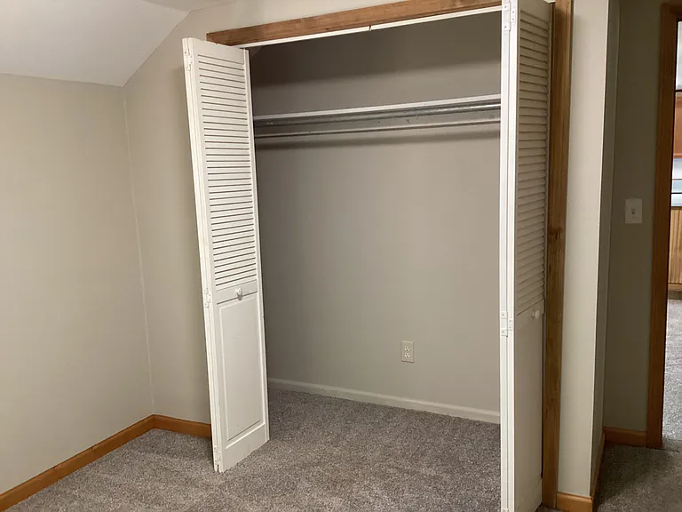 Second bedroom.