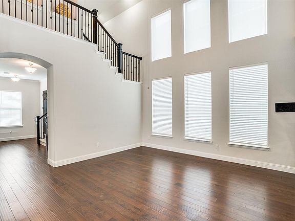 4th image of 17816 Bottlebrush Dr
