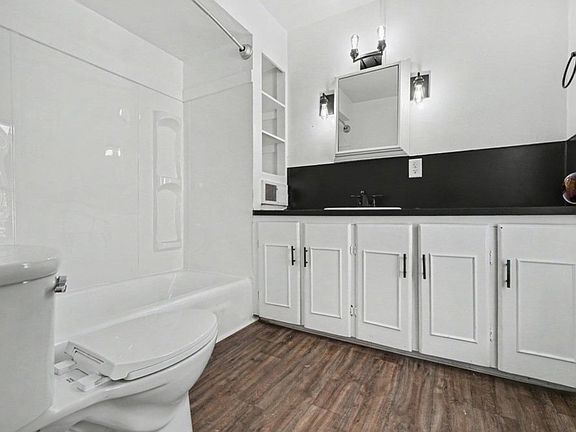 5th image of 710 Wheaton Ave #2