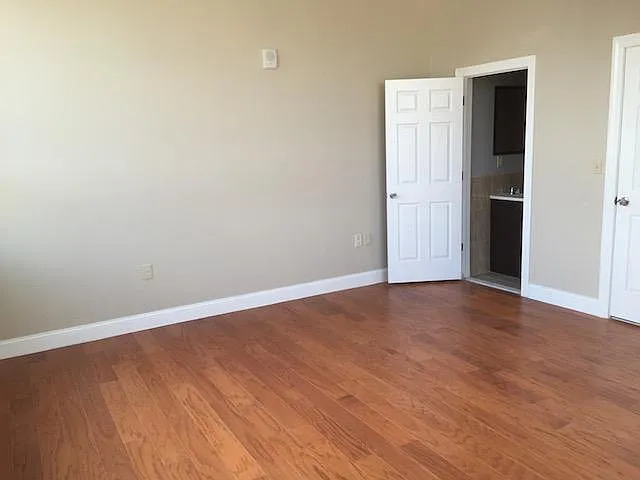 910 Cherry Street — Photo 15