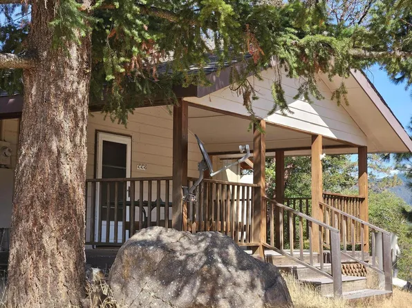 300 White Tail Dr, Eagle Point, OR 97524
