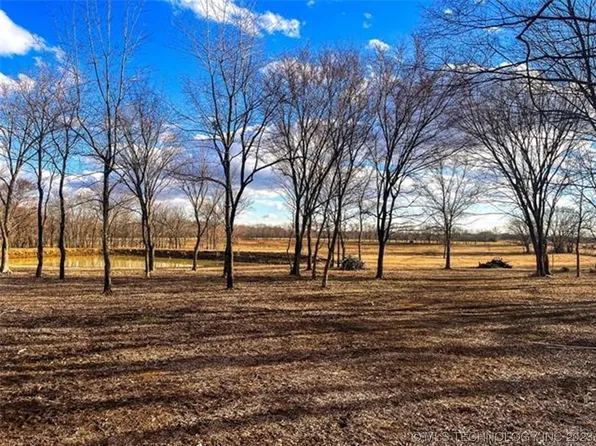 22 N 340th Rd, Morris, OK 74445