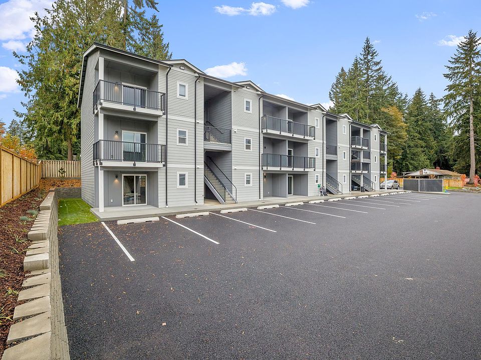 1st image of 1733 Payseno Ln SE #105