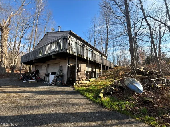 10775 Bell Rd, Newbury, OH 44065