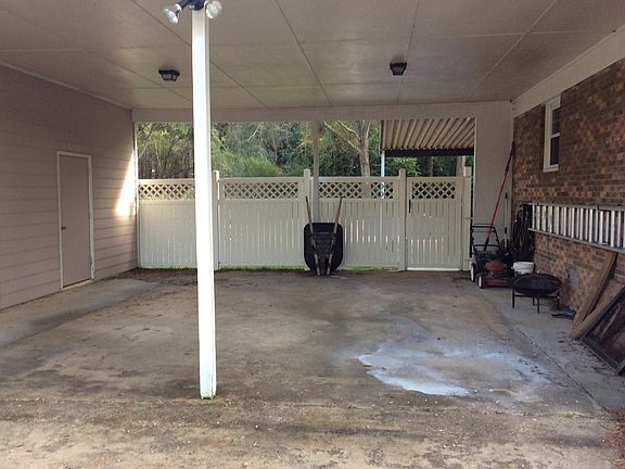 3rd image of 136 Northwood Dr