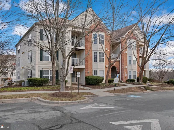 13401 Fountain Club Dr APT 203, Germantown, MD 20874