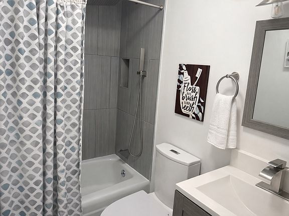 4th image of 5400 N Sheridan Rd APT 308