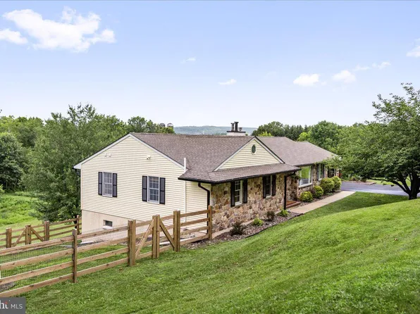 306 Congo Niantic Rd, Barto, PA 19504