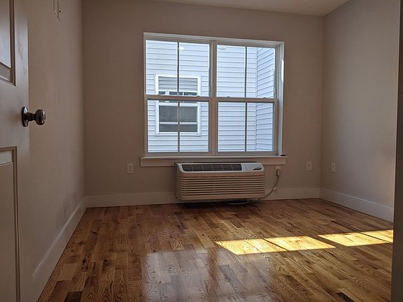 4th image of 134-142 Sussex Ave #411