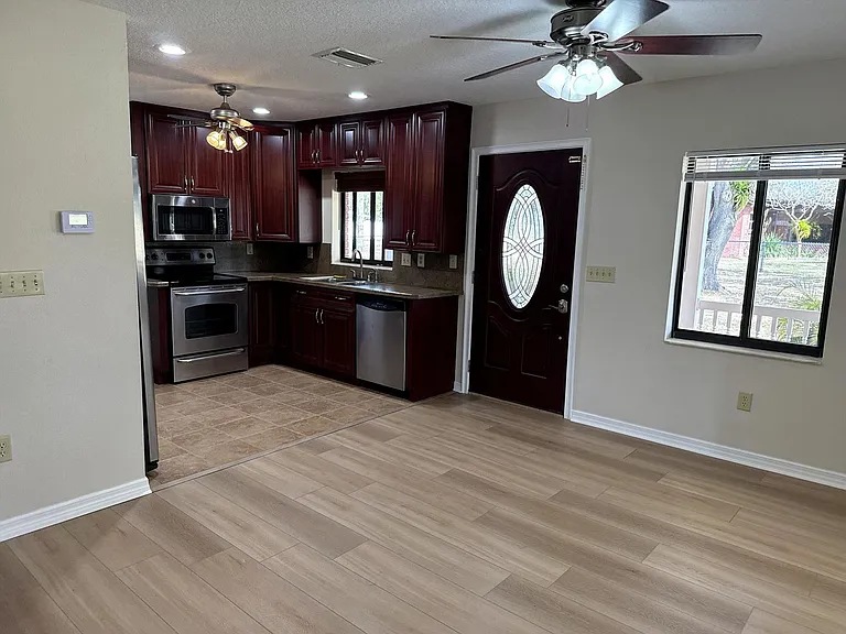 1406 1/2 Berkshire Dr — Photo 12
