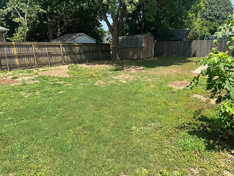 950 Penny Ln — Photo 17