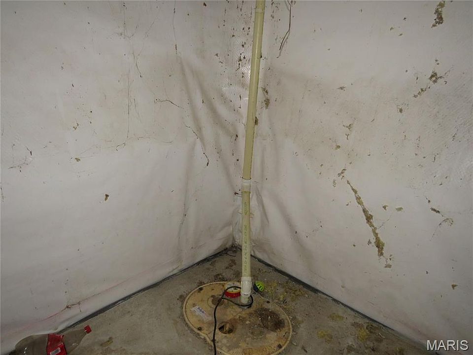 11th image of 415 E Water St