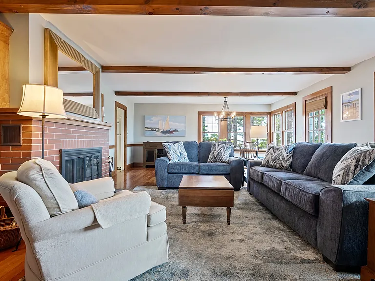 353 Seaside Ave — Photo 11