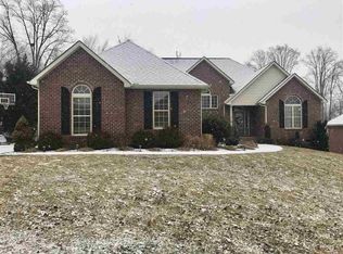 4001 Ridgeview Ln, Hurricane, WV 25526