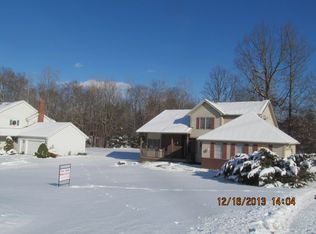 7989 Sonny Dr, Walton Hills, OH 44146