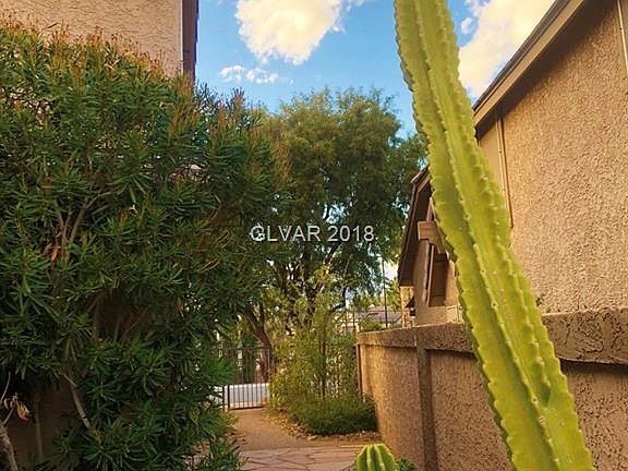 4th image of 4027 Grasmere Ave