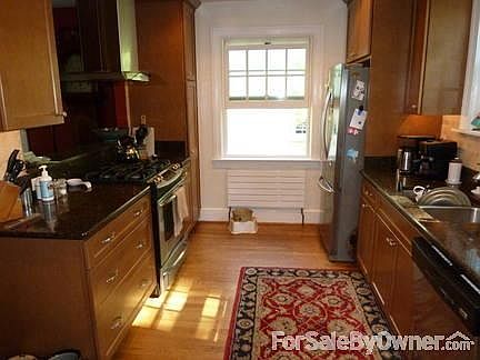 Kitchen
						:
						Completely remodeled in 2009 with stainless appliances and quartz countertop
