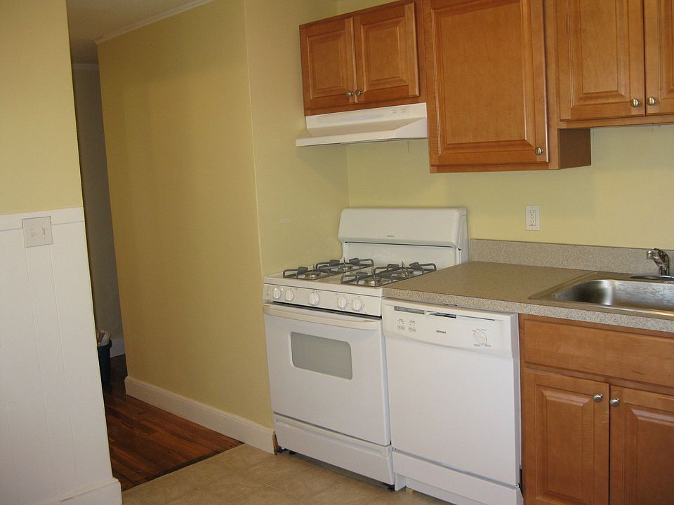 1st image of 55 Orange St APT 1