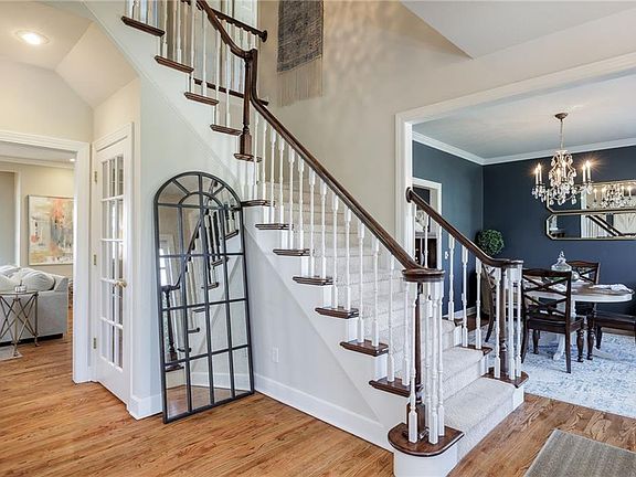 4th image of 4610 Manor Dr