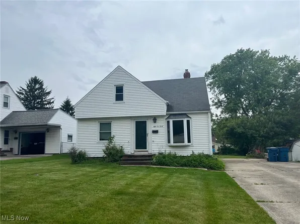 5140 Robinhood Dr, Willoughby, OH 44094