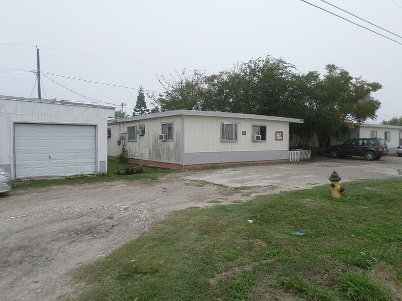2nd image of 917 Flour Bluff Dr