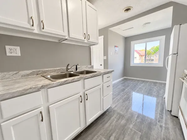 587 Charles Ave, 587 Charles Ave Unit 2, Saint Paul, MN 55103