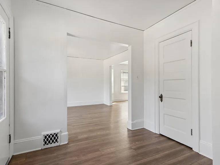 513 N 50th St #515 — Photo 21