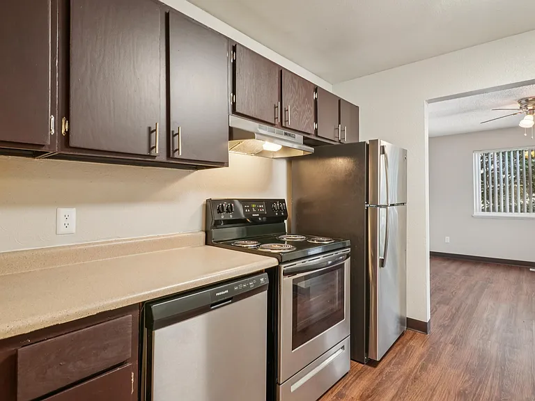 Aspen Townhomes — Photo 8
