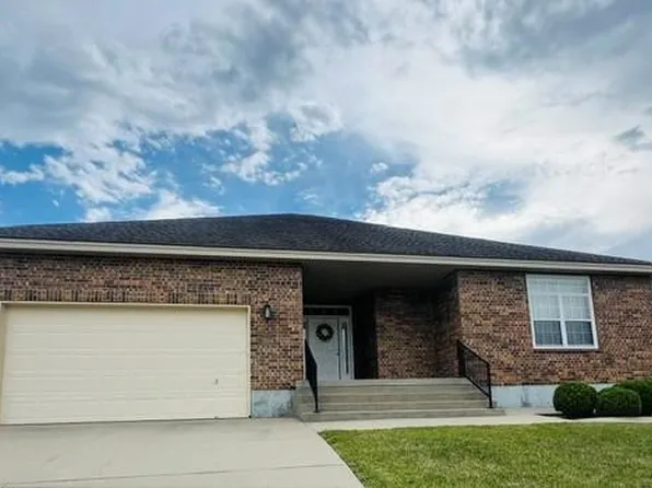 3904 SW Briarwood Oaks Dr, Blue Springs, MO 64015