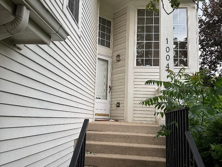 1004 N Columbia St — Photo 1