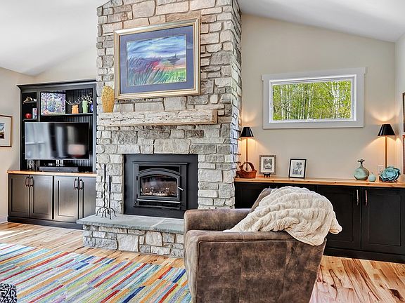 5th image of 5526 Greenview Dr