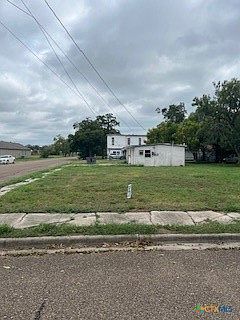 2nd image of 1015 Ash St