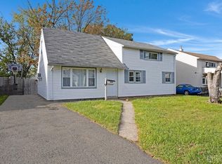 216 Bloomfield Ave, Iselin, NJ 08830