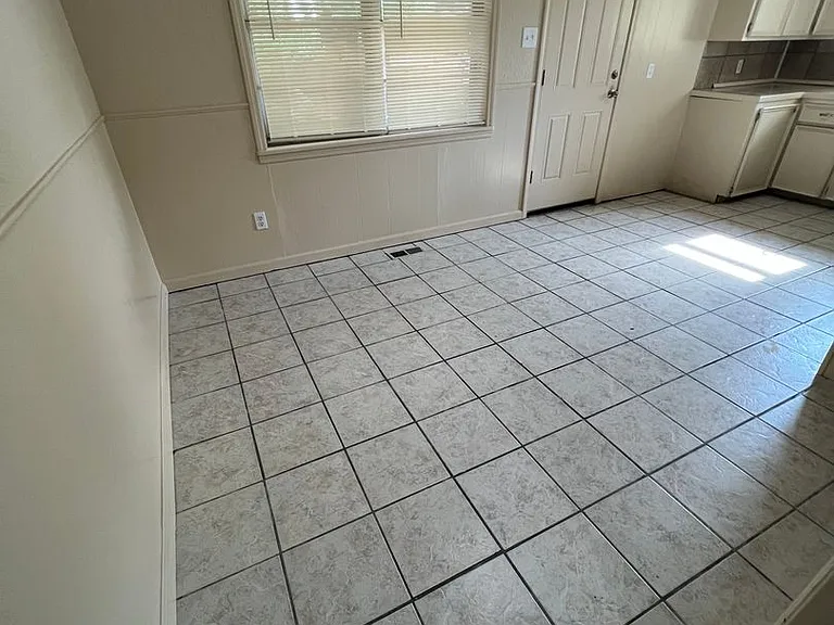 1202 N 28th St — Photo 10
