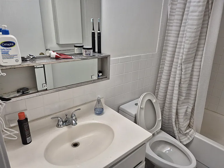 301 Lowell St #32 — Photo 15
