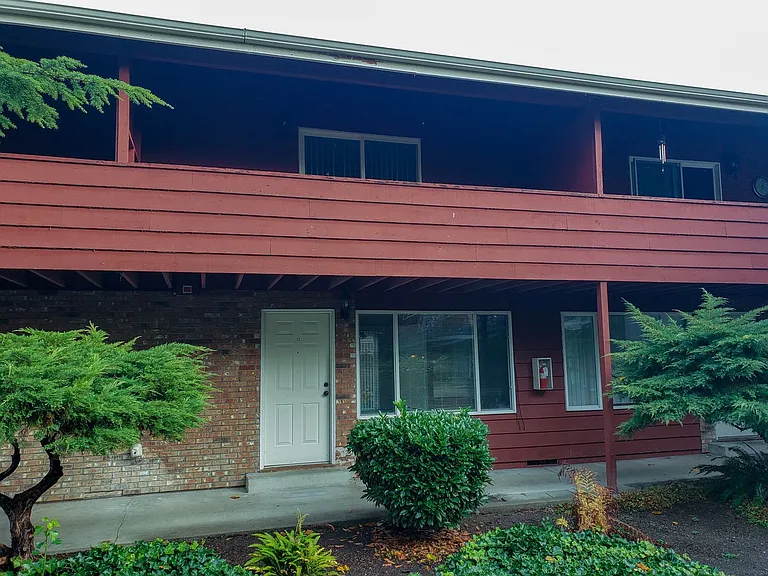 1705 Lake Stevens — Photo 2
