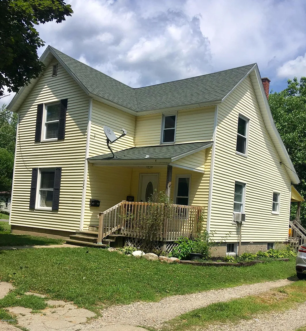 729 N Hanover St photo 1