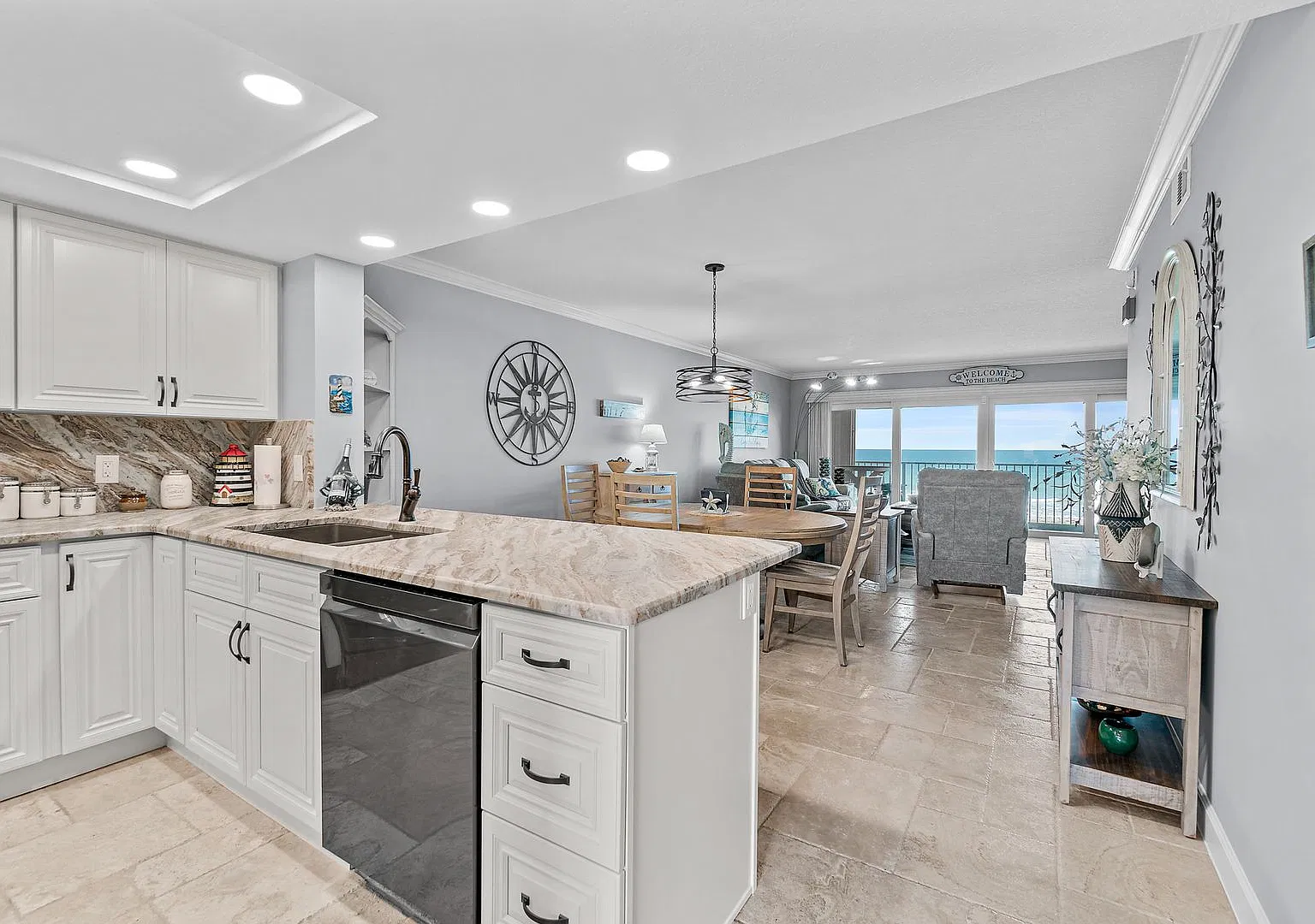 Executive oceanfront furnished rental — Photo 3