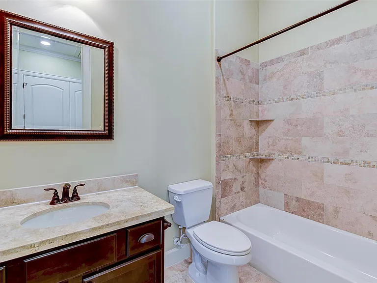 2306 Couch St — Photo 19