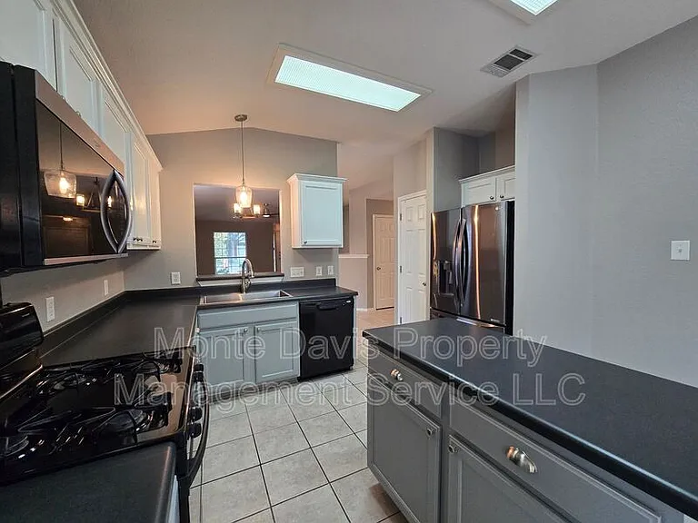 14309 Ballycastle Trl — Photo 3